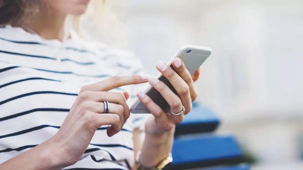 «Mi servono soldi, è urgente»: attenzione al messaggio WhatsApp che può svuotare il conto