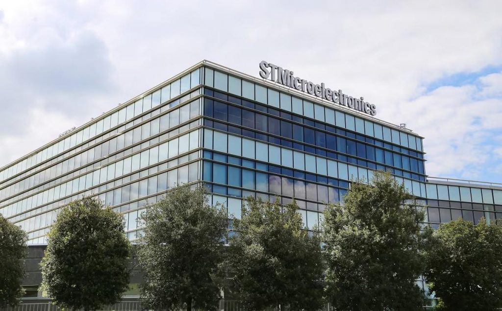 STMicroelectronics acquisisce la divisione sensori MEMS di NXP