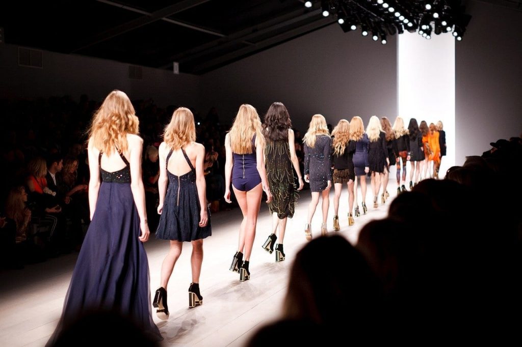 Milano abbraccia la moda sostenibile: nuove fibre naturali alla ribalta