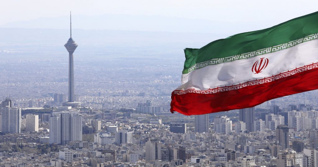 Iran, la lettera dei genitori al Papa: “Sia la voce dei nostri figli uccisi”