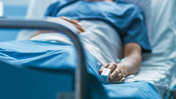 Le danno gli antibiotici sbagliati in ospedale: giovane madre muore a 33 anni, “È stata negligenza”