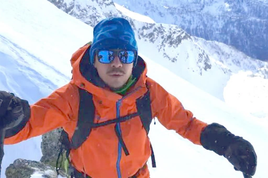Tragedia sul Pik Pobeda: muore l’alpinista italiano Luca Sinigaglia