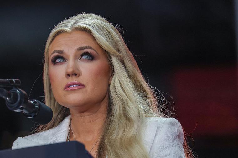 Erika Kirk raccoglie l’eredità del marito e guiderà Turning Point USA