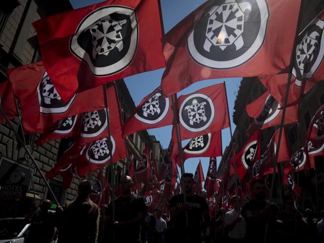 Grosseto, la destra radicale lancia la proposta di legge “Remigrazione e riconquista”