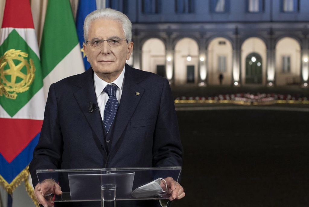 Mattarella: “In patria e ovunque promuoviamo un lavoro equo e sicuro”