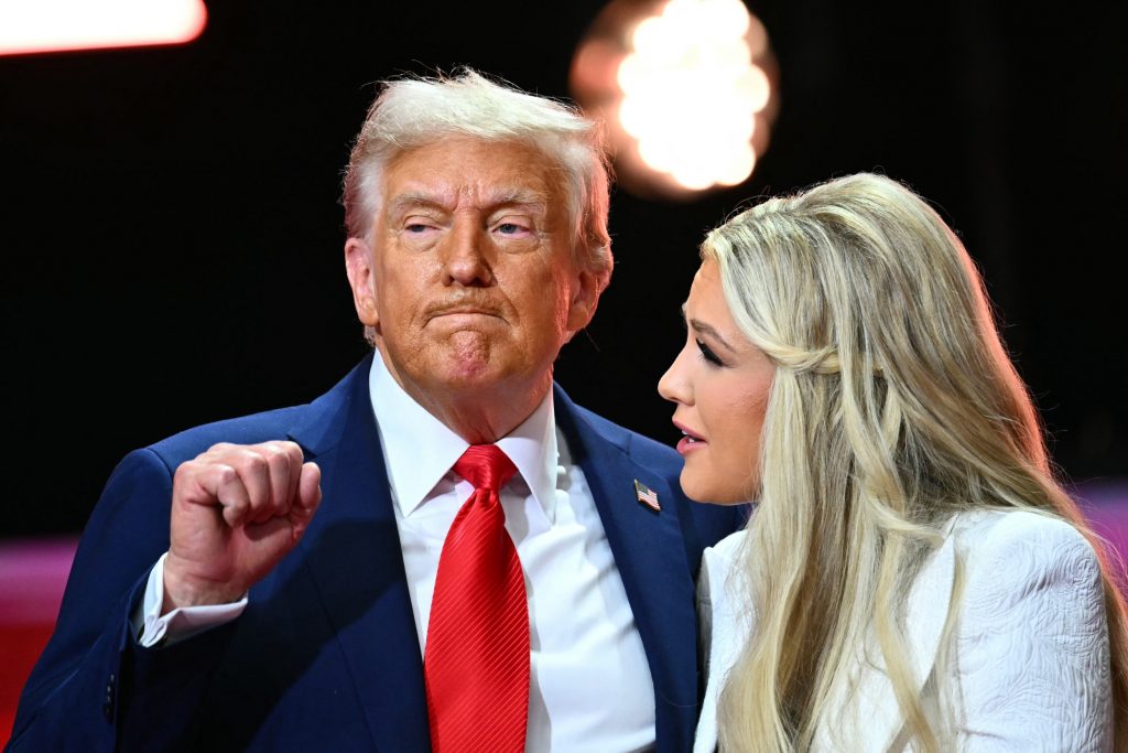 Funerali di Charlie Kirk: Trump lo definisce “martire della libertà”, la vedova perdona l’assassino