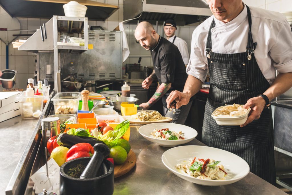 Effetto Ozempic al ristorante: arrivano i mini menù per chi mangia meno