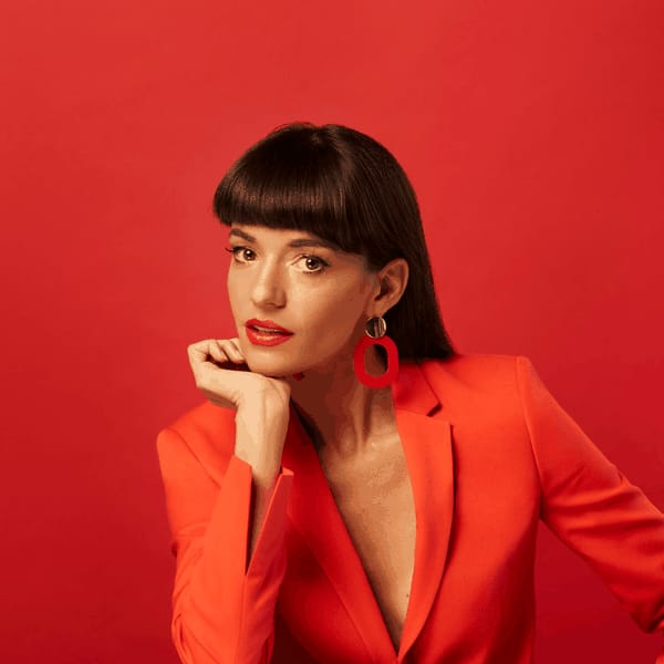 Jessica Walsh – 30 ottobre 1986: la nascita del design che respira emozione