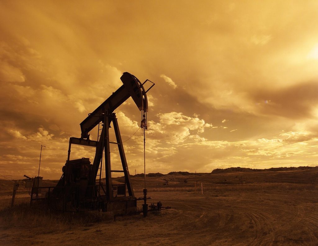 Petrolio in forte rialzo: Wti sopra i 102 dollari, Brent oltre quota 107