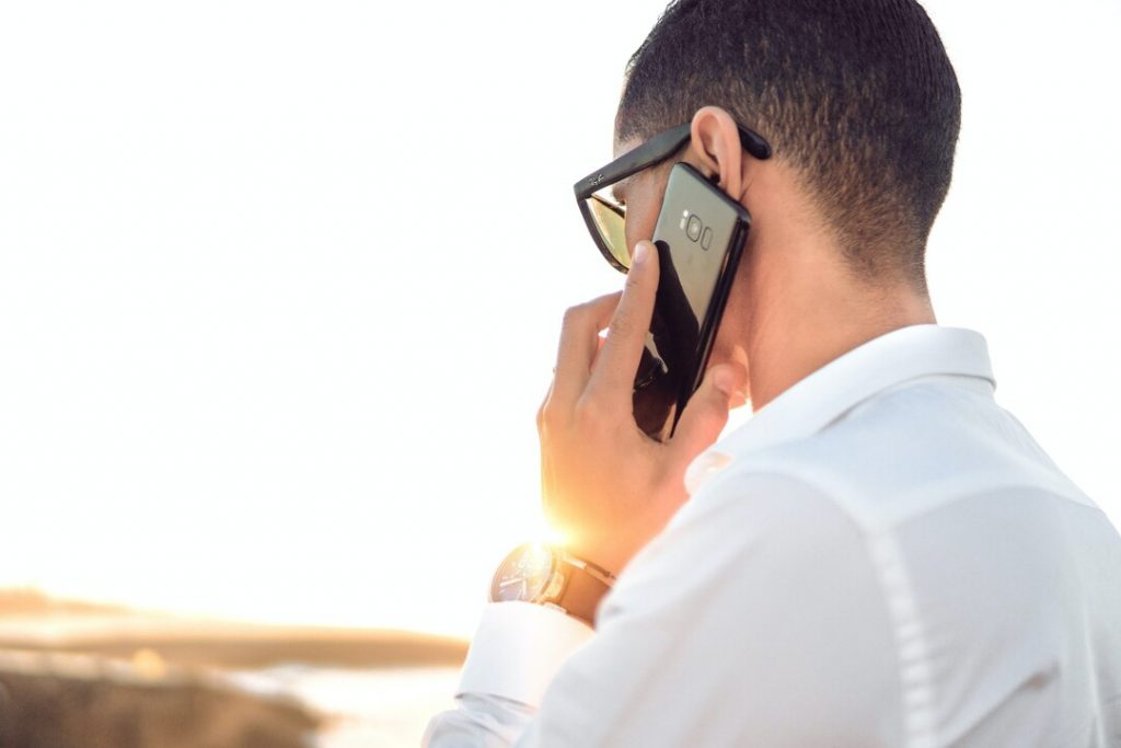 Telefonate moleste, in Italia bloccate in media 7,5 chiamate al giorno: cresce la pressione del telemarketing aggressivo