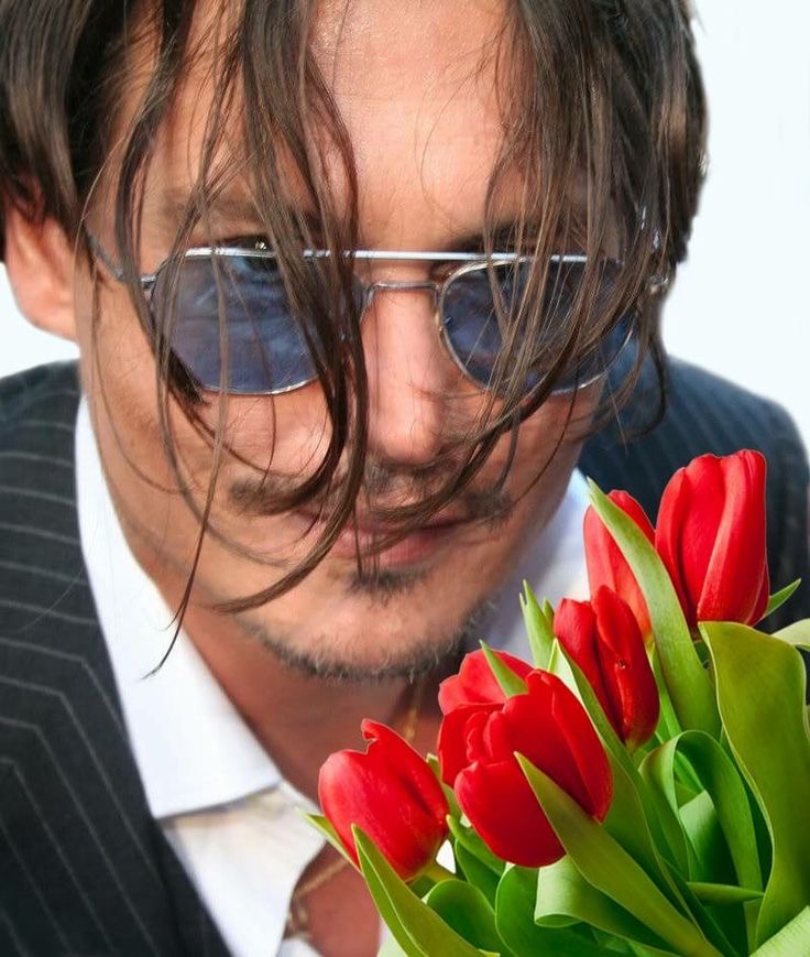 Tra Pennelli e Pellicole: Il Ritorno Intimo di Johnny Depp