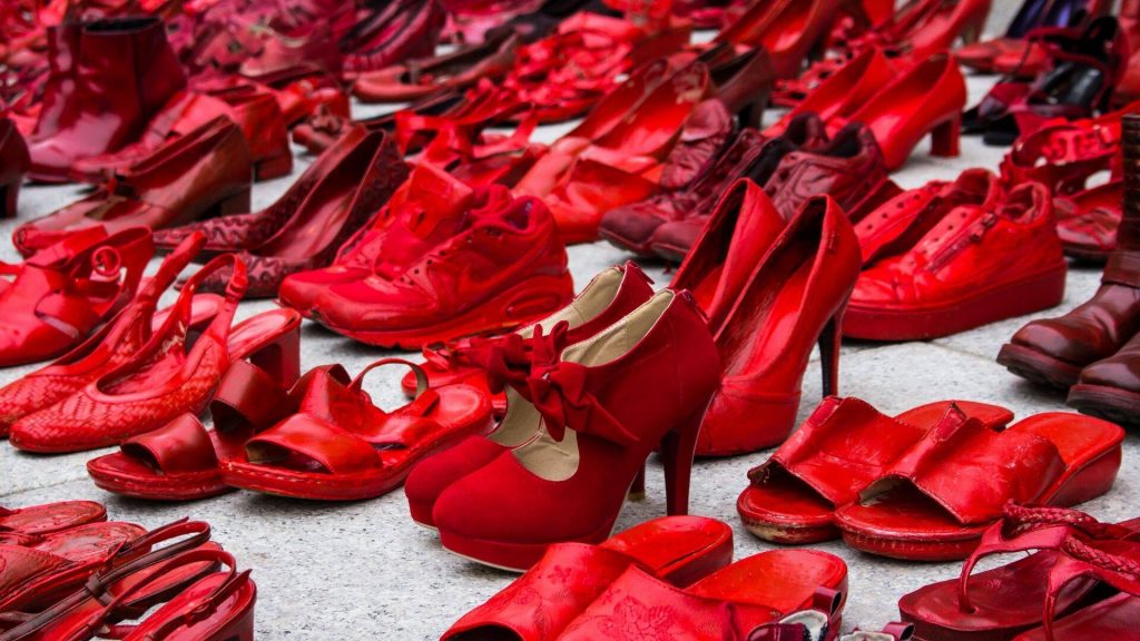 Femminicidio, via libera al reato autonomo: ergastolo per chi uccide una donna per motivi di genere