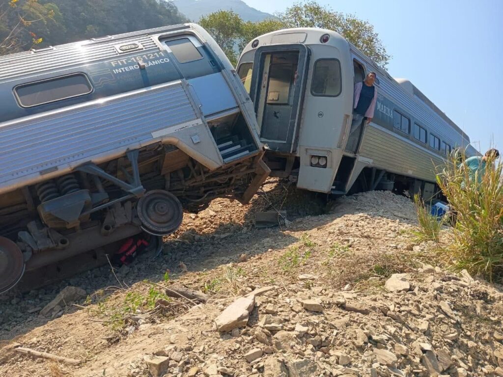 Messico, treno deraglia nello Stato di Oaxaca: almeno 13 morti e quasi cento feriti