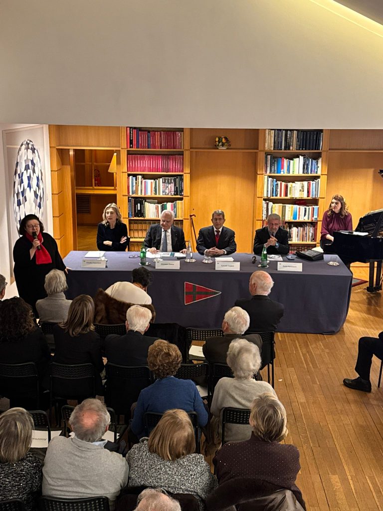 Tra poesia, riflessione e convivialità: un incontro al Circolo degli Esteri
