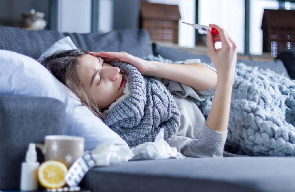 Influenza, la variante K spinge i contagi ai massimi stagionali in Italia: Campania, Sicilia e Marche le regioni più colpite