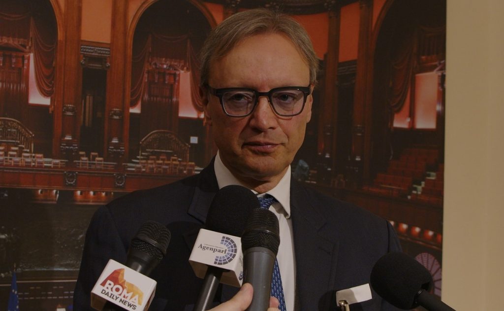 Fabrizio Spada: “L’Intelligenza artificiale può manipolare il consenso, la priorità è fermare disinformazione e deepfake”