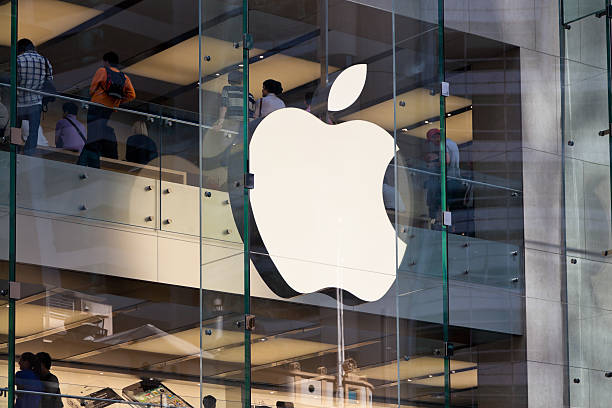 Smartphone pieghevoli, mercato verso il raddoppio entro il 2028: cresce l’attesa per Apple