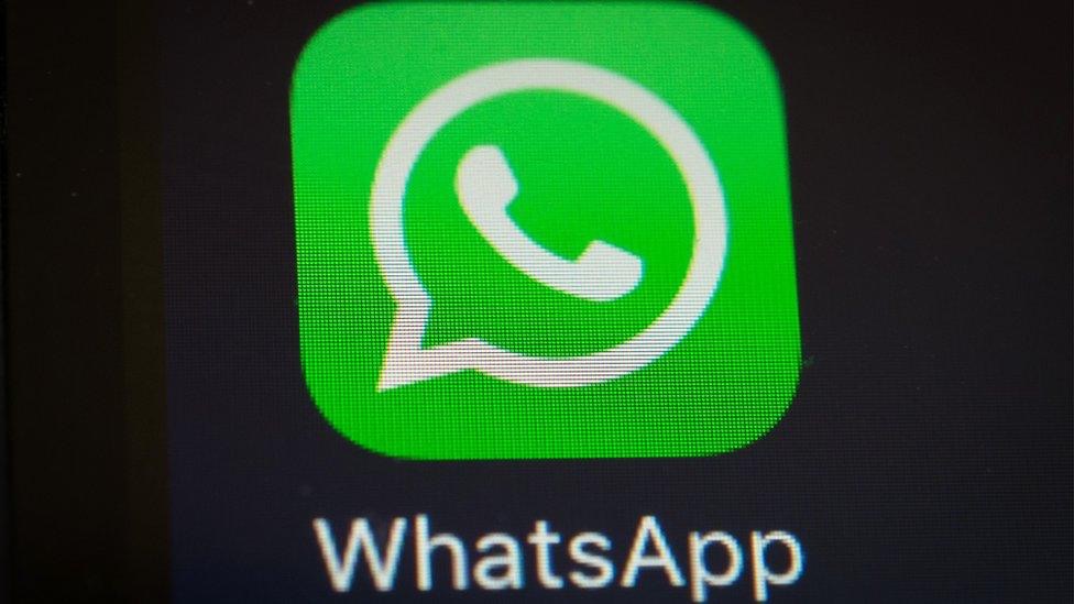 WhatsApp introduce il parental control per gli adolescenti: cosa potranno controllare i genitori