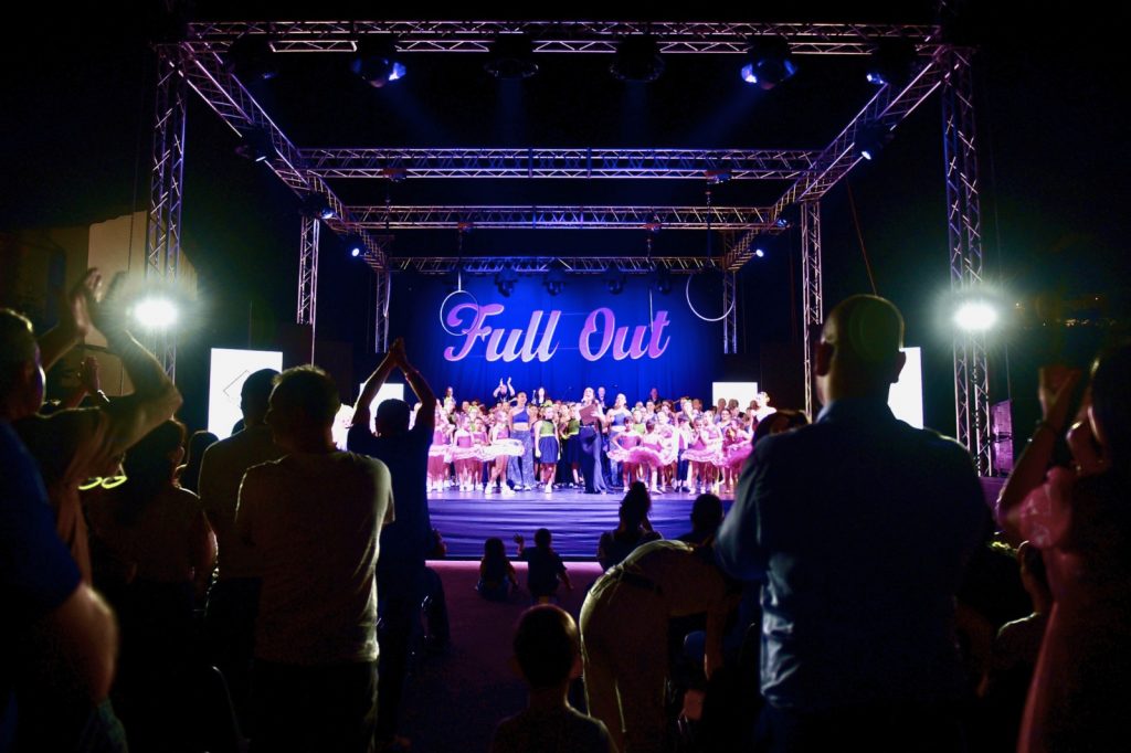 La Fabbrica del Movimento porta in scena Full Out: successo per il live dance show