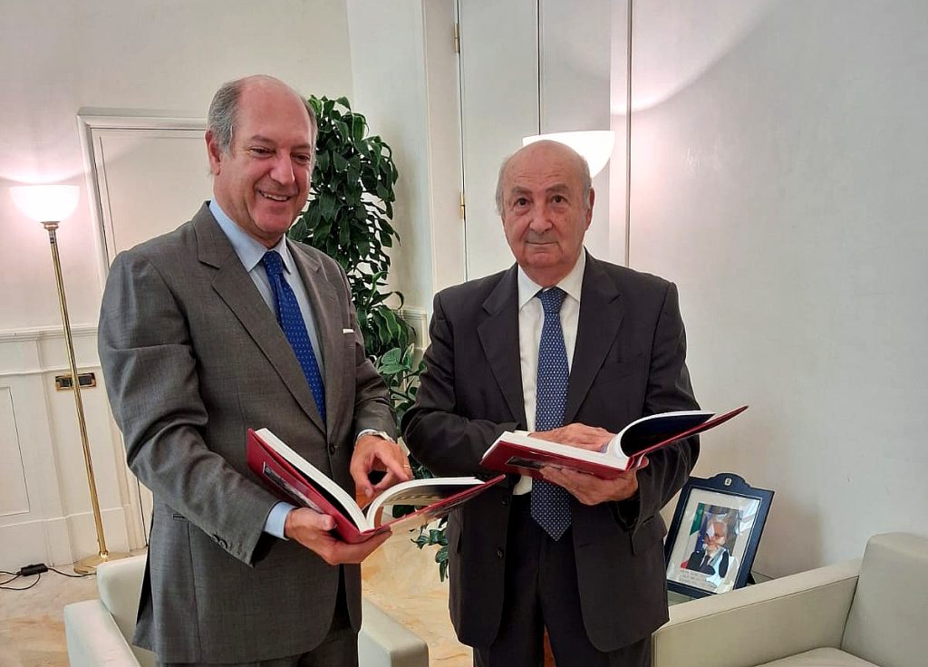 Alla Farnesina il nuovo volume di Gaetano Cortese sulla Residenza d’Italia a Berna